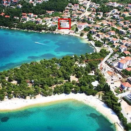 Apartment In With Sea View, Balcony, Air Conditioning, Wi-fi