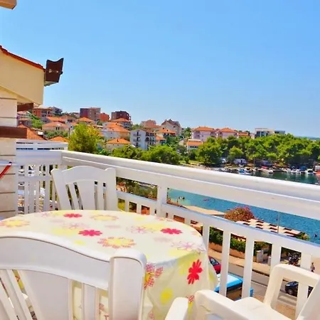 In With Sea View, Balcony, Air Conditioning, Wi-fi Apartment