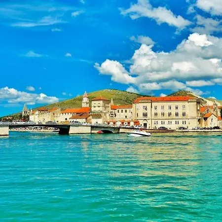 Apartment In With Sea View, Balcony, Air Conditioning, Wi-fi *